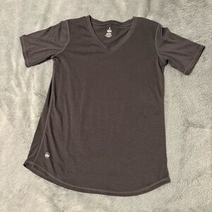 Senita Spend Gray V-Neck T-Shirt Size Small